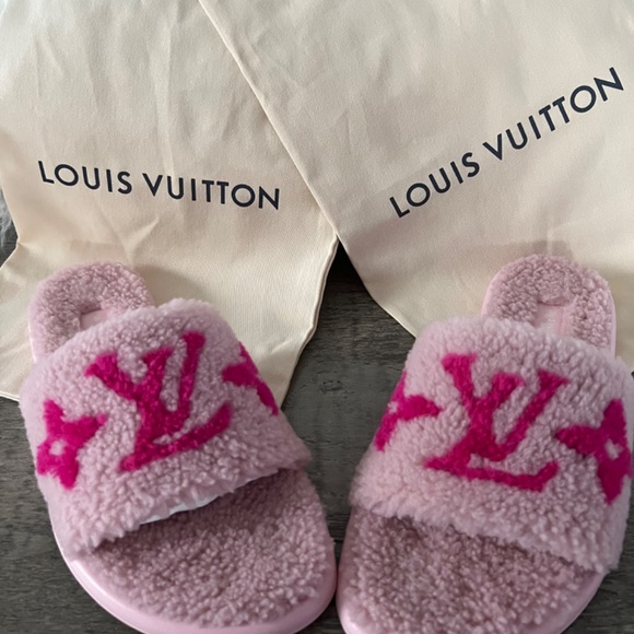 Louis Vuitton Magnetic Mule - Picture 3 of 11
